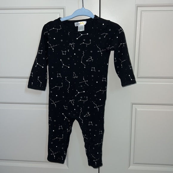 Bloomie’s unisex constellation coverall & star bib set. Size 9 months. - Picture 3 of 9